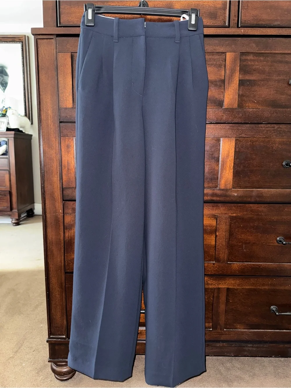 Aritzia The Effortless Pant Crepette & Regal Vest Crepette - Picture 3 of 4